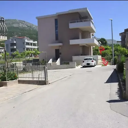 アパート Luka ポドストラナ