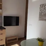 Luka Podstrana
